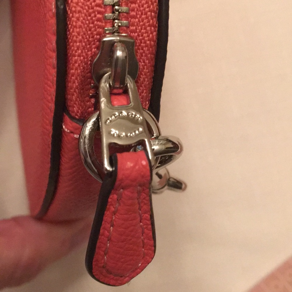 NWT Coach Heart Shaped Coin Case - Picture 3 of 5